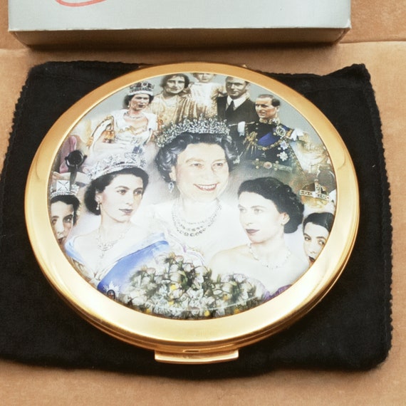 Lovely Unused  Vintage Stratton HM Queen Elizabet… - image 2