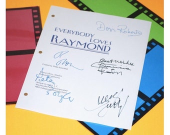 Everybody Loves Raymond Pilot Episode TV Script Signature Autographs: Ray Romano, Patricia Heaton, Brad Garrett, Doris Roberts, Peter Boyle
