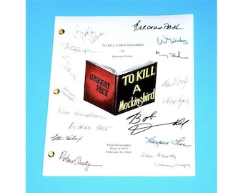 Scénario de To Kill a Mockingbird par Horton Foote, Signé : Gregory Peck, Robert Duvall, Brock Peters, Harper Lee, Mary Badham