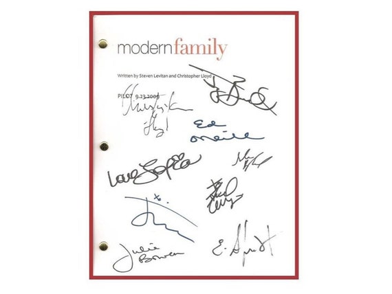 Modern Family TV Pilot Script Signature Autograph Ed O'neill