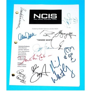 NCIS Pilot TV Script &quot;Yankee White&quot; Signed Autographs Mark Harmon, Michael Weatherly, Pauley Perrette, David McCallum