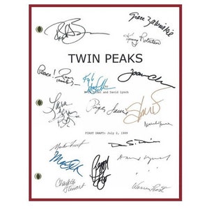 Twin Peaks Pilot Episode TV Script Signed David Lynch, Mark Frost, Lara Flynn Boyle, Sherilyn Fenn, Peggy Lipton, Warren Frost