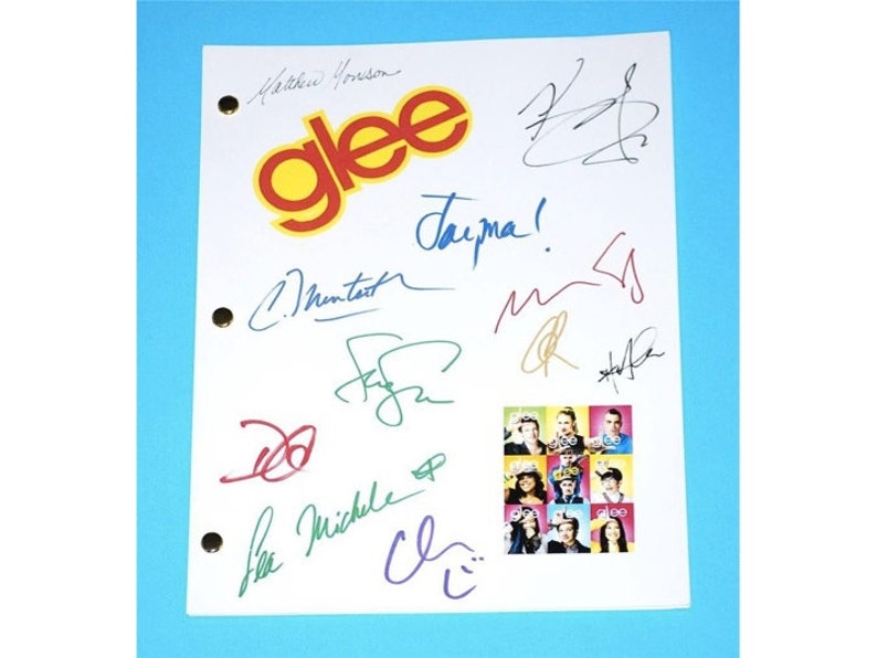 Glee Pilot Episode TV Script Signed Autographs: Heather Morris, Lea Michele, Cory Monteith, Chris Colfer, Matthew Morrison, Dianna Agron image 1