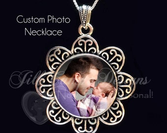 Photo Necklace, Custom Photo Necklace, photo charm, flower shaped necklace, Necklace Customized with Your Photo, memory necklace