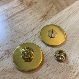 Gold Memorial Photo Pin for Graduation Caps and Gowns - Keep Loved Ones ...