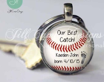 BIRTH ANNOUNCEMENT - "Our best catch" - your baby's name and birth date - baseball keychain - baby foot keychain - New Baby - New Parents
