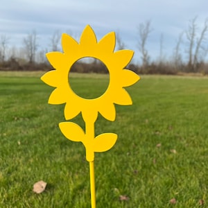 Skinny Metal SunFlower Lawn Stake / Steel Lawn Ornament / Garden Stake / Garden Art / Sun Flowers