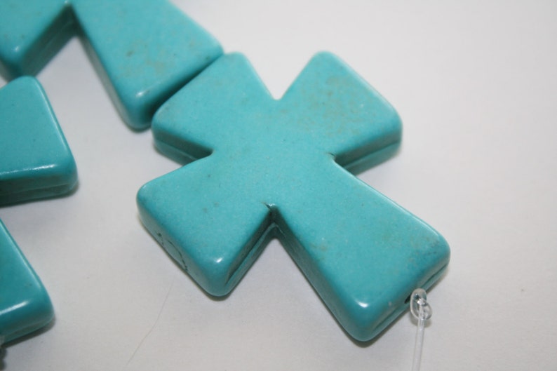 30x35mm D116 Pendant Cross Turquoise Color Howlite Bead 11ct