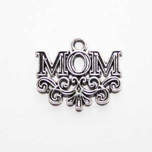 Mom Charms, Mom Pendant, Antique Silver Tone Mom - 21x18mm - 10ct - #588