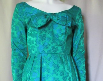 Vintage Cocktail Dress Evening Gown Emerald Green Blue Brocade Special Occasion Dress Short Cocktail Scoop Neck Ladies Fashions Size XS