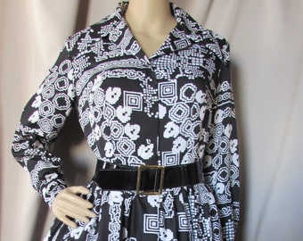 Vintage Kleid 1970 Stil Schwarz Weiß Geometrisches Muster Lady Bayard Shirtwaist Style Frühlingskleid Übergangsmode