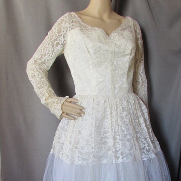 Vintage Wedding Gown 1950 Era Bridal Dress White Lace White Tulle Full Skirt Fitted Bodice Lace Sleeves Corset Style Close Retro Wedding