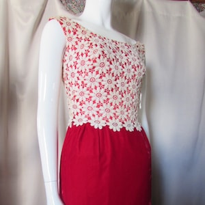SALE Vintage Dress 1960 Era Evening Dress Cherry Red Velvet White Flower Lace Slim Skirt Sleeveless Dress Winter Dance Dress