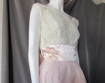 1960 Era Cocktail Dress Prom Dress Garden Party Summer Dress Pink Satin White Lace Scoop Neck Short Length Vintage Clothing