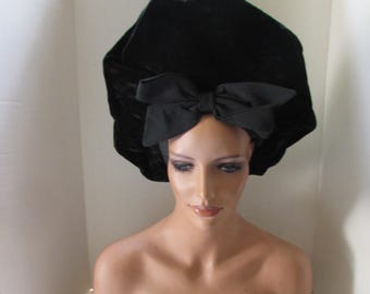 Vintage Mr. Kent Velvet Saucer Hat, Bow Detail, 1960s Era