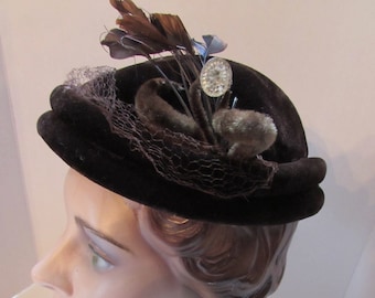 Mid Century Hat Topper Style Dark Chocolate Brown Felt Feather Decoration Chenille Leaves 1940 Era Vintage Hats Ladies Clothing Winter Hat