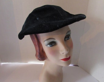 SALE Vintage Mid Century Hat Black Velvet Circle Hat Veiled  display picture 3