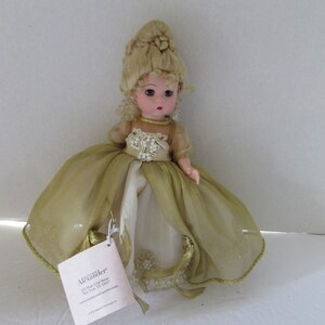 Madame Alexander Perfect Pearl Precious Jewels 2002 Edition Gold Chiffon Gown Blonde Upswept Hair Original Tags