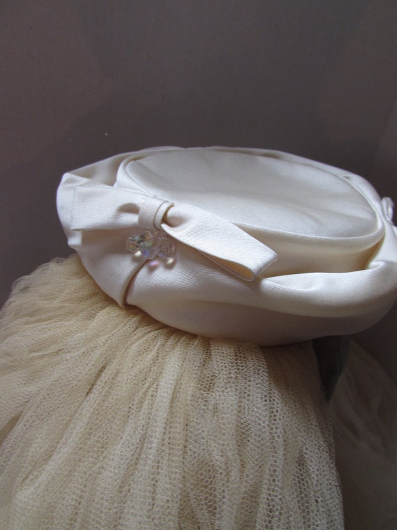 Vintage Wedding Bridal Veil Pill Box Hat 1960 Era… - image 7