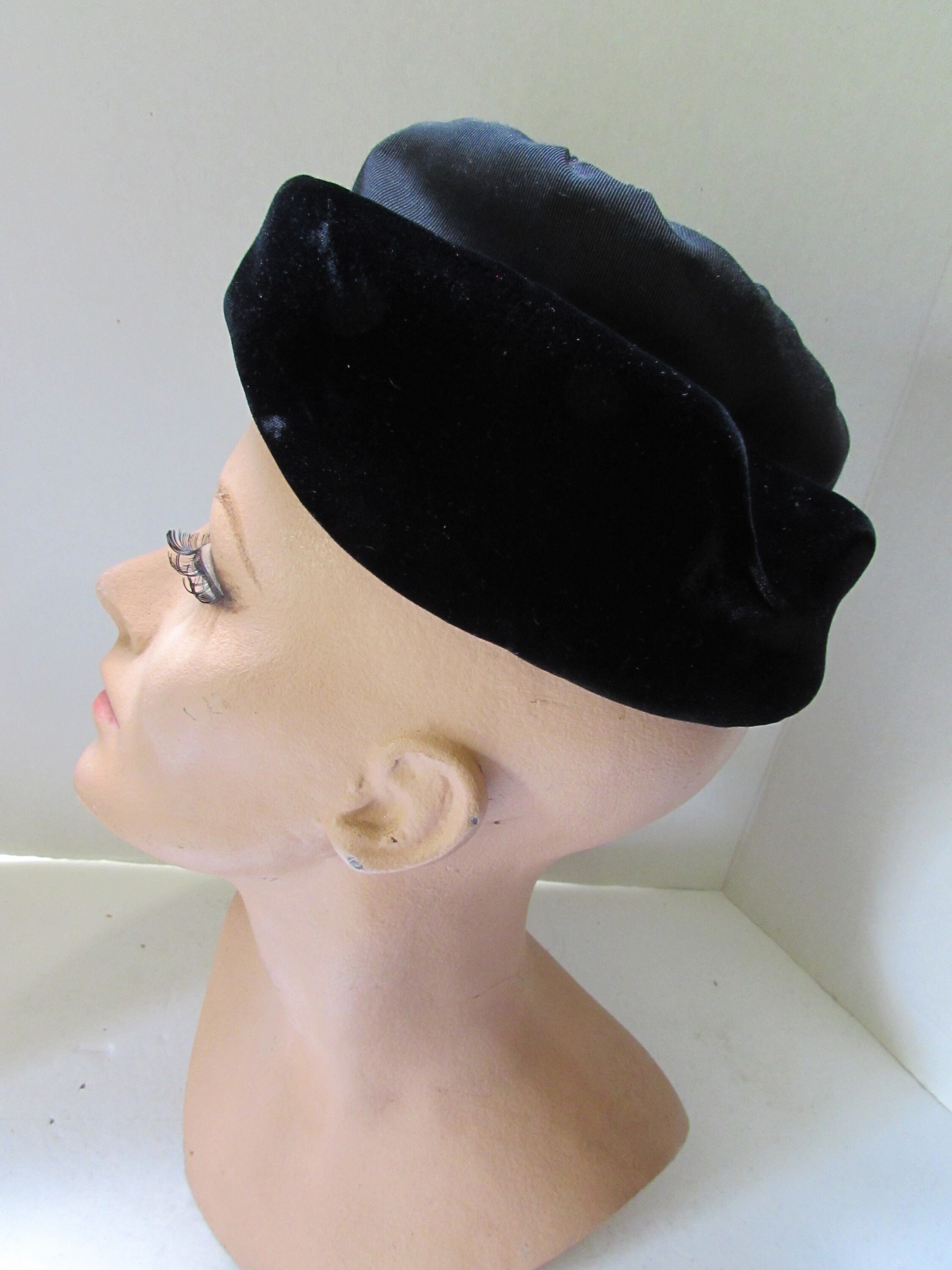 Vintage 1950\'s  Doris Designs Velour Hat Doris Designed Hat - Etsy main image 4