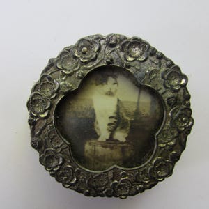 Antique Photo Frame Tabby Cat Repousse Pattern Silver Tone
