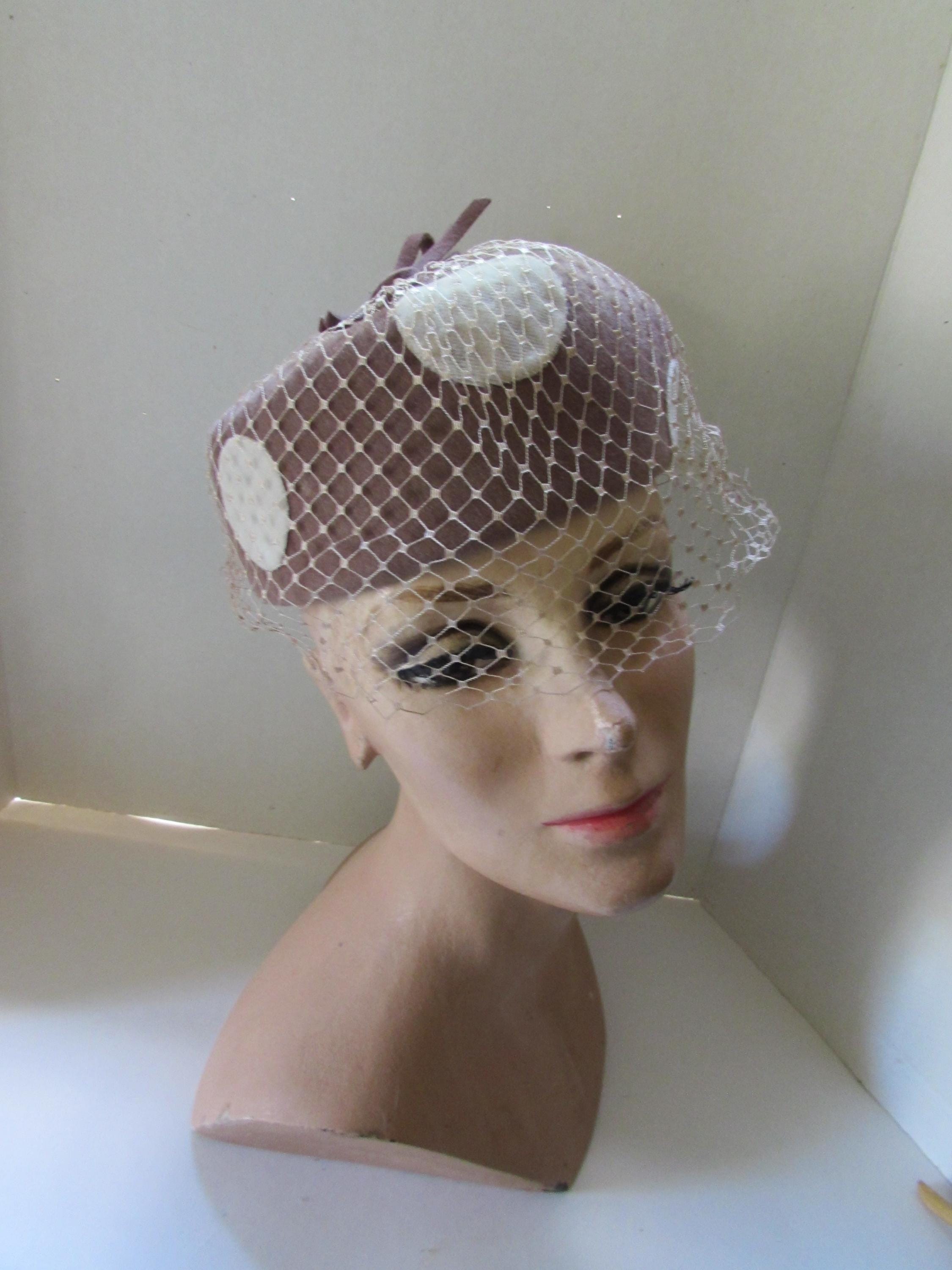 Vintage Pillbox Hat: Taupe Velour, Ivory Circles, Nose Veil  display picture 2
