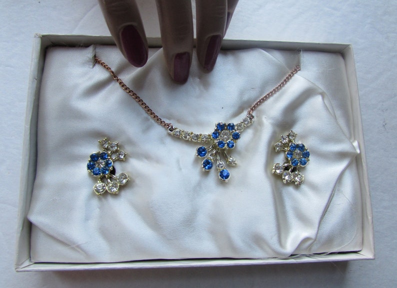 Jewelry Set Choker Necklace Screw BAck Earrings Blue Rhinestones Clear Rhinestones Stone Spray Mid Century Boxed Set image 2