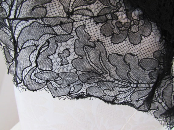 Black Lace Collar Cape Mid Century 1950 Era Eveni… - image 9