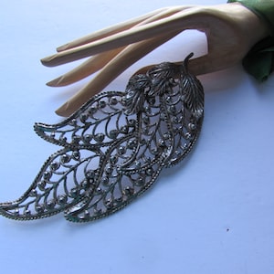 SALE Vintage Jewelry Silver Tone Filigree Design Leaf Shape Oversize Brooch