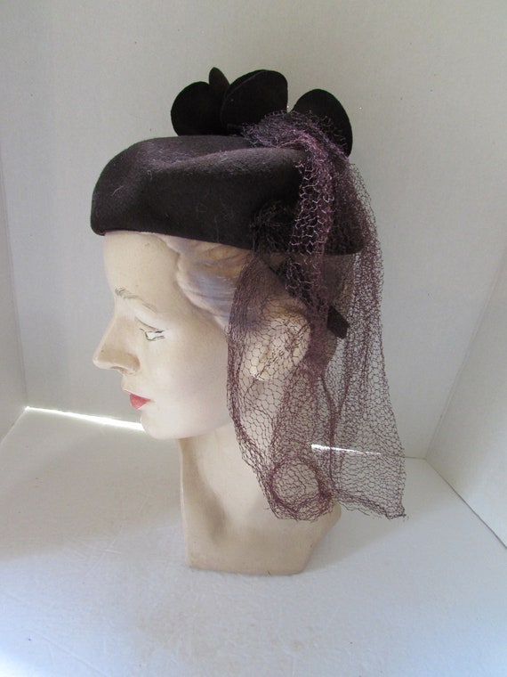 Vintage Hat 1940 Style Brown Felt Felt Flower Clu… - image 8