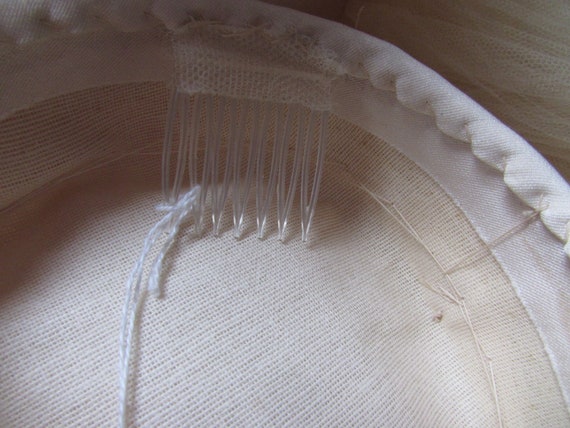 Vintage Wedding Bridal Veil Pill Box Hat 1960 Era… - image 9