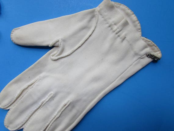 Vintage Ladies Gloves Evening Gloves White Lady G… - image 4