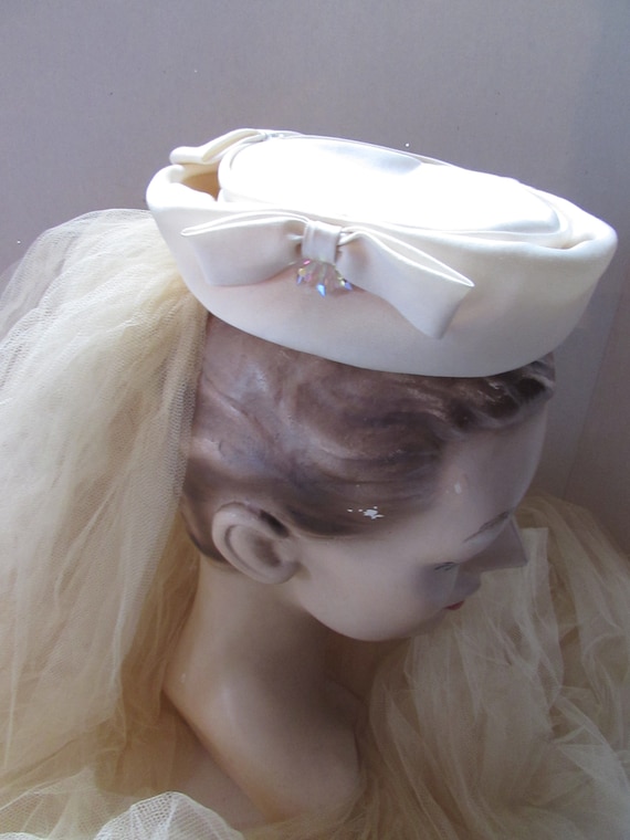 Vintage Wedding Bridal Veil Pill Box Hat 1960 Era… - image 4