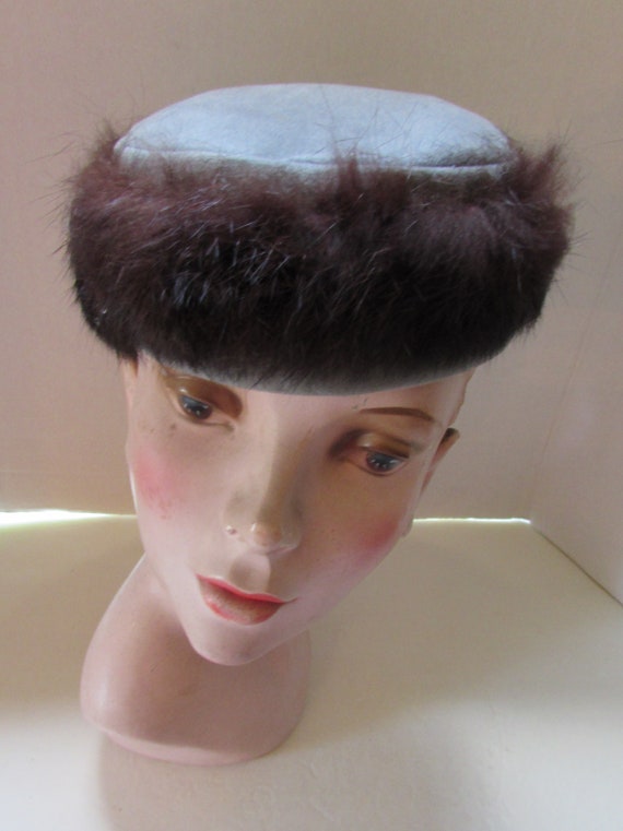 Vintage Hat Winter Style Dove Gray Brown Faux Fur Oval Pill  display picture 1