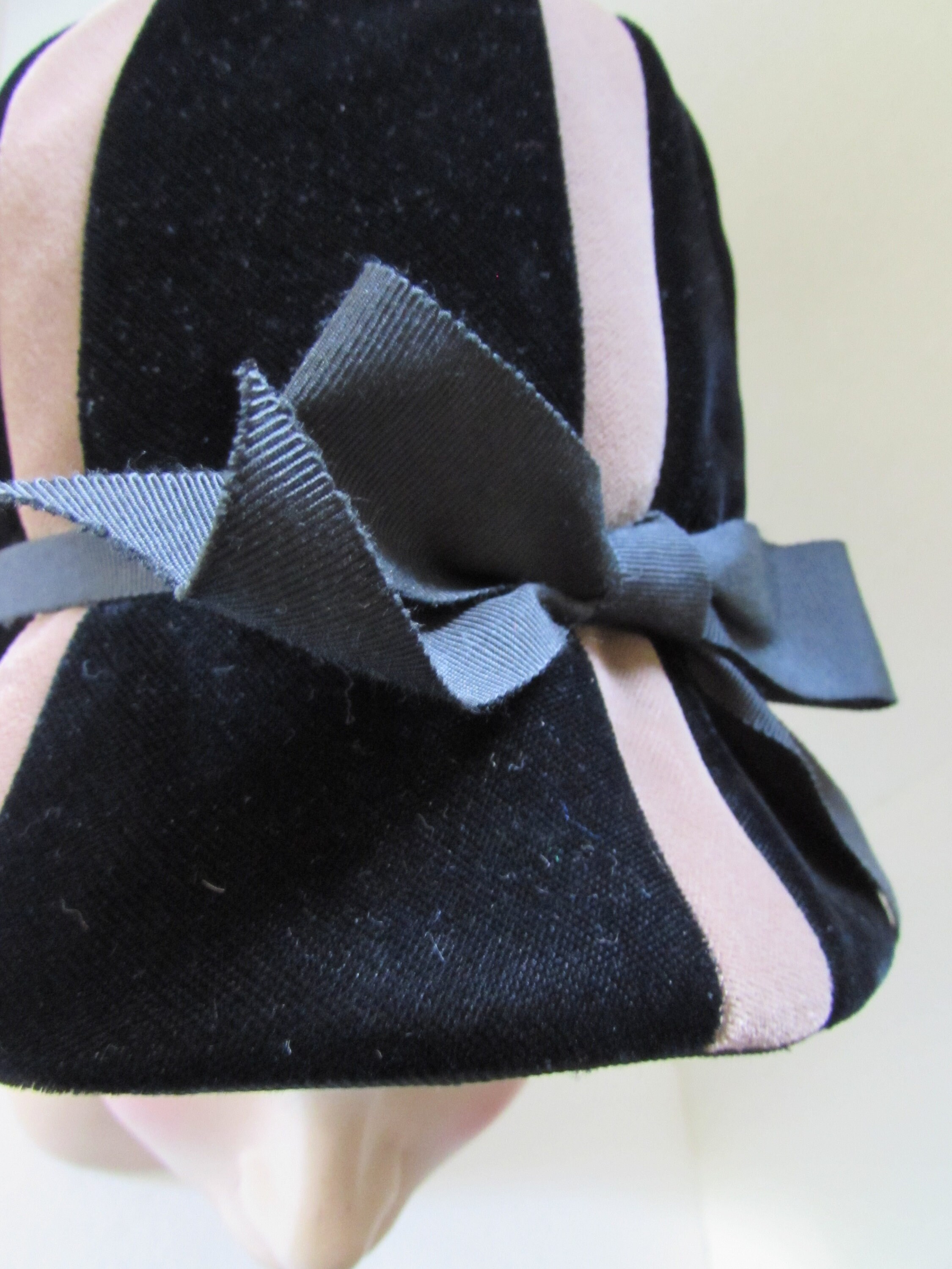 SALE Vintage Hat 1960 Era Bucket Style Black Velvet Bands  display picture 2