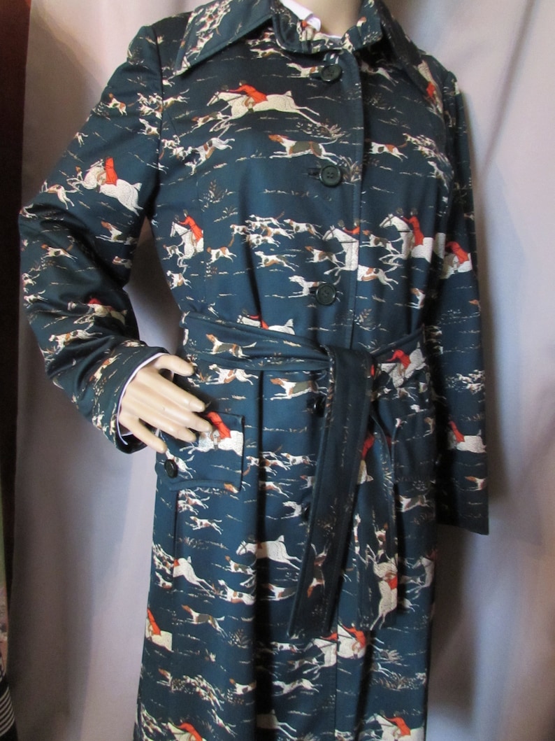 Trench Coat Hunt Theme Young Traditions 1970 Era Galloping Horses Chasing Dogs Riding Hunters Pine Green Brown Orange Vintage Fashions