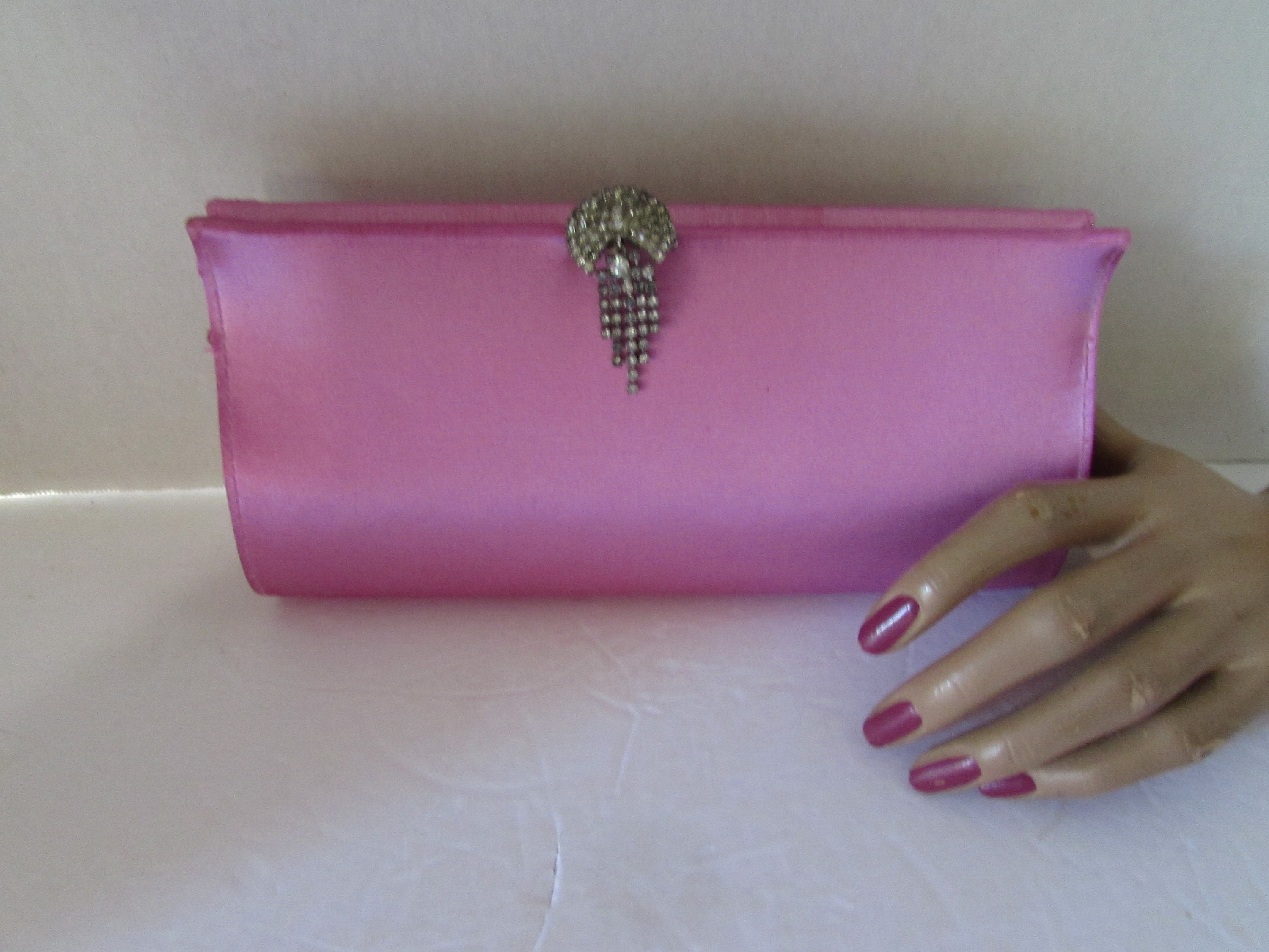 Valentino Satin pink clutch – Shop with Stevi