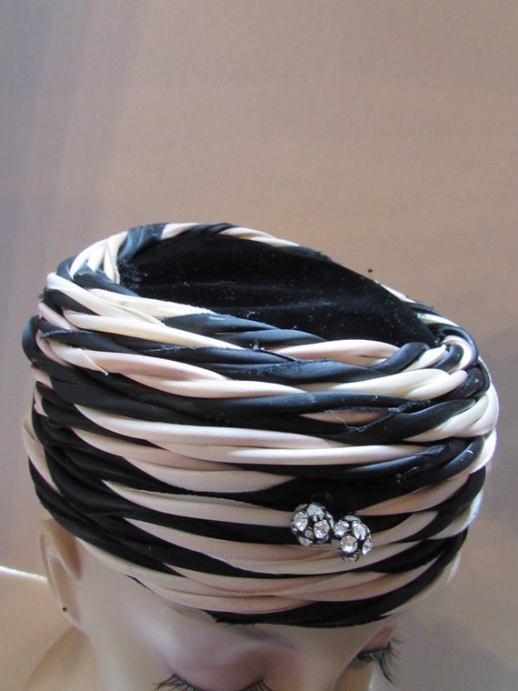 Mid Century Pillbox Hat Black Cream Woven Satin C… - image 2