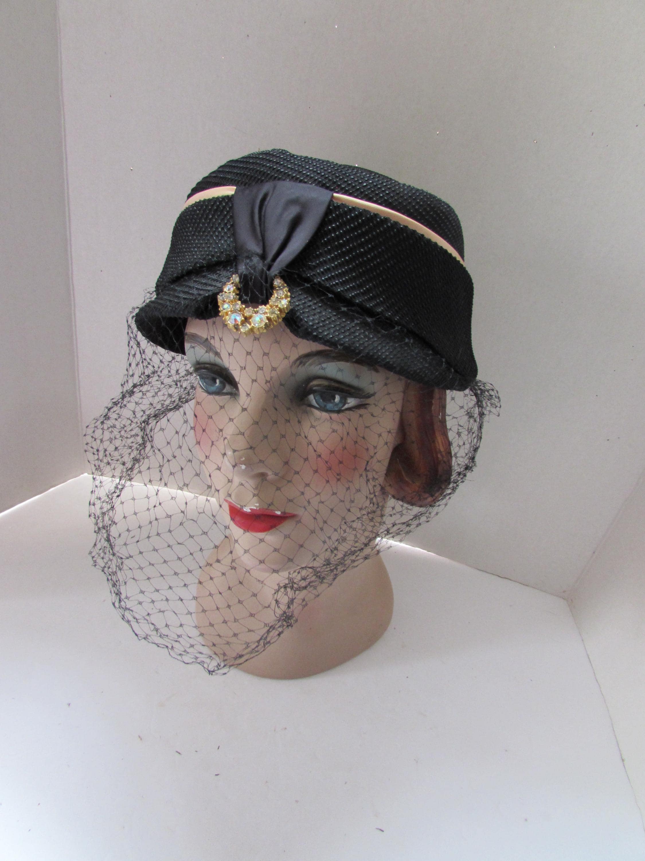 Formal Hat Black Fabric Hat Rhinestone Decoration Chin  display picture 1