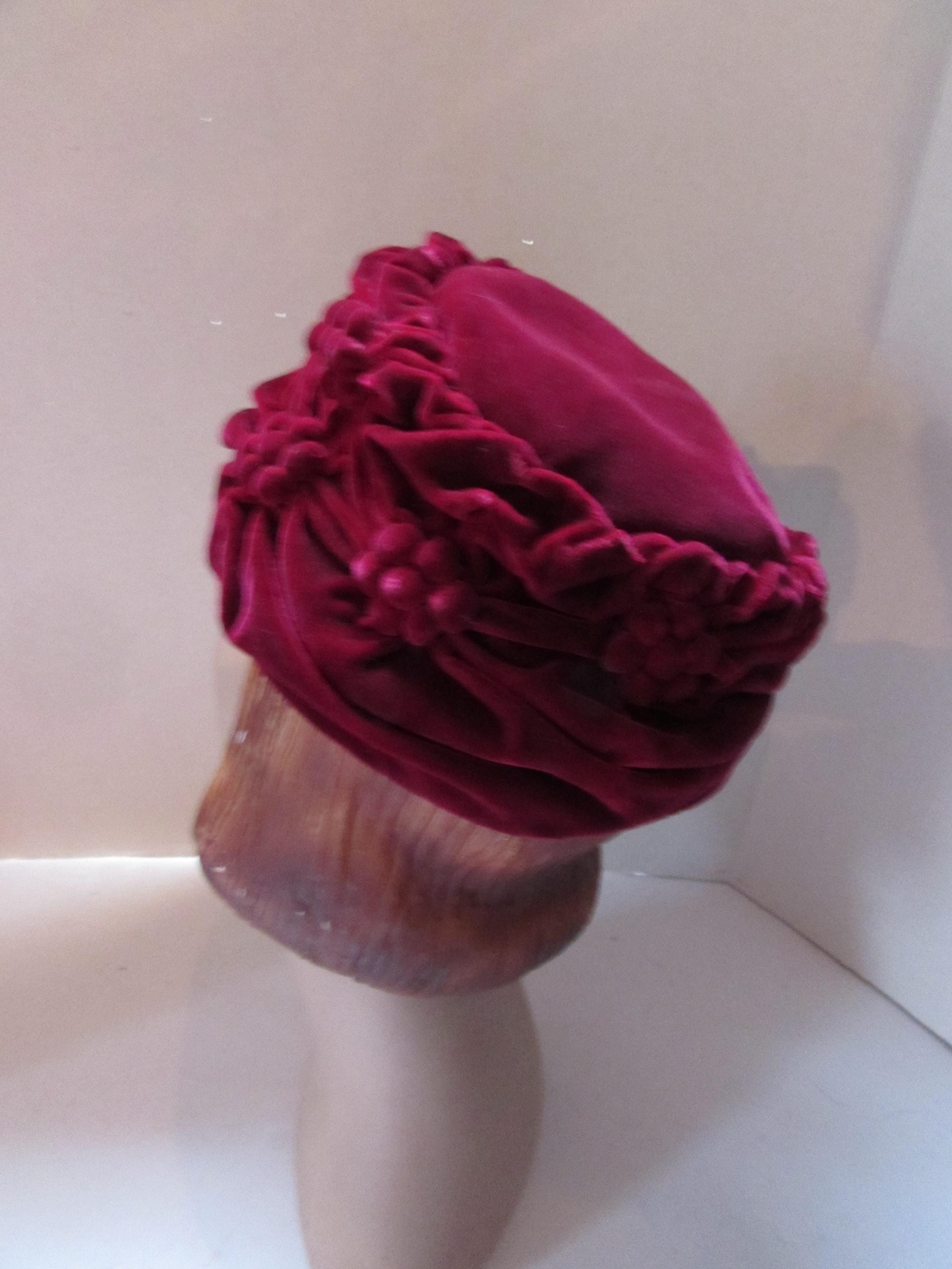 Mid Century Hat Trebor Original Cranberry Velvet Pleated  display picture 1