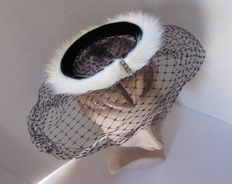 Vintage Velour Cocktail Hat – 1950s Rhinestone Veil, Made in  display picture 1