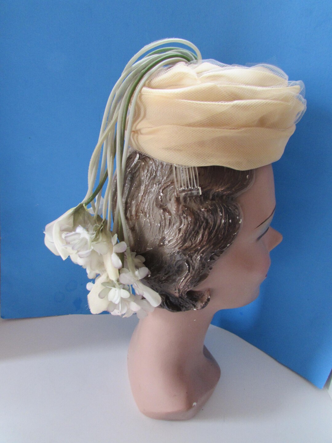 Vintage Topper Hat Pleated Organdy Dangling Blossoms 1960  display picture 2
