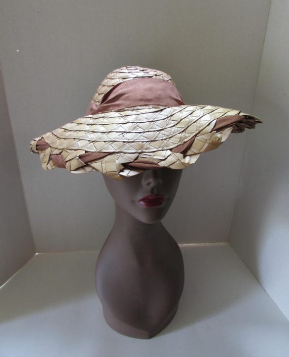 Bashful Brims Vintage 80s Christmas Straw Hat Womens Holiday Bows Pine Cones Handmade Straw Hat Elegant Ribbon Bow Decorated Sun Hat for  main image 3