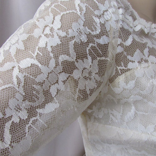 1950 Era Wedding shops Gown White Lace Satin Liner Vintage Bridal Gown Voluminous Skirt Tulle Underskirt Lace Sleeves Sweetheart Neckline