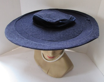 Vintage 1960s Navy Wool Wide Brim Hat With Ribbon & Gold  display picture 1