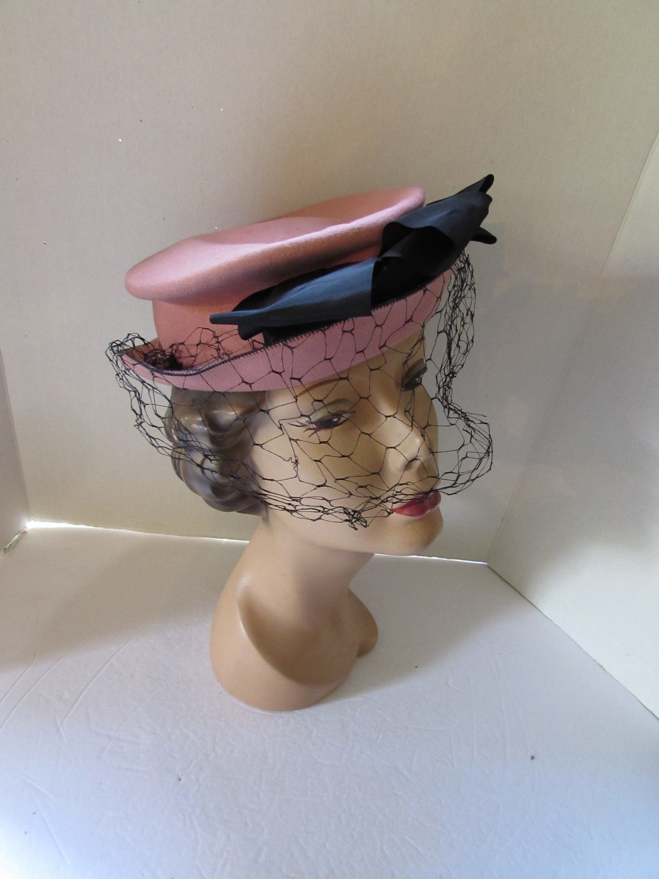 Chapeau Laine Bouillie Noir Rose Leana, chapeau femme retro livré 48h