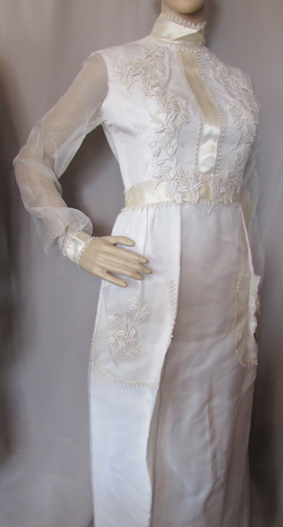 1970 Wedding Dress Vintage Bridal Gown Cream Color