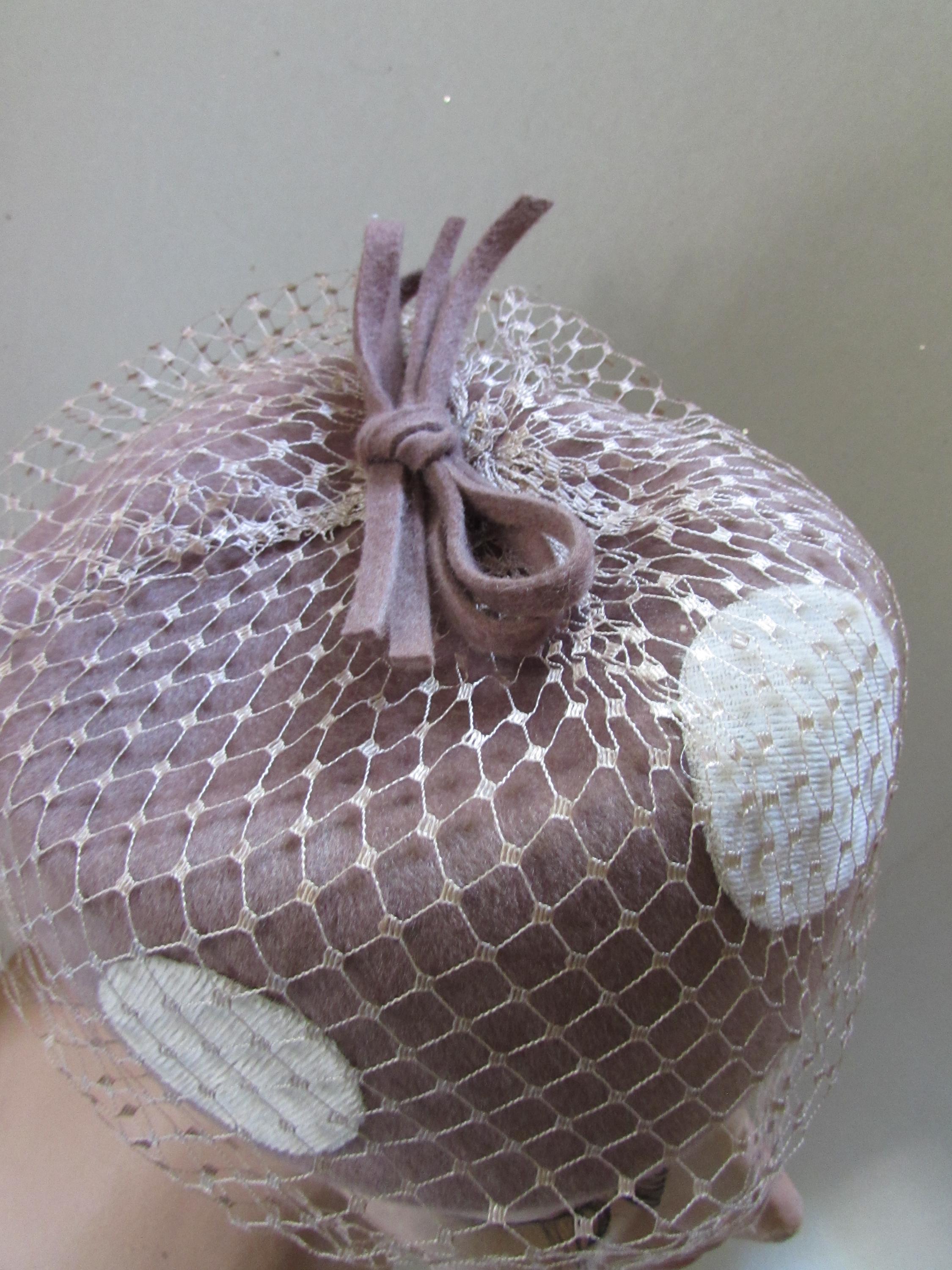 Vintage Pillbox Hat: Taupe Velour, Ivory Circles, Nose Veil  display picture 1