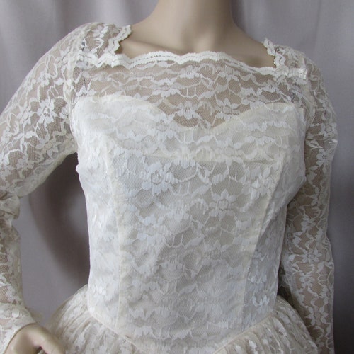 1950 Era Wedding shops Gown White Lace Satin Liner Vintage Bridal Gown Voluminous Skirt Tulle Underskirt Lace Sleeves Sweetheart Neckline