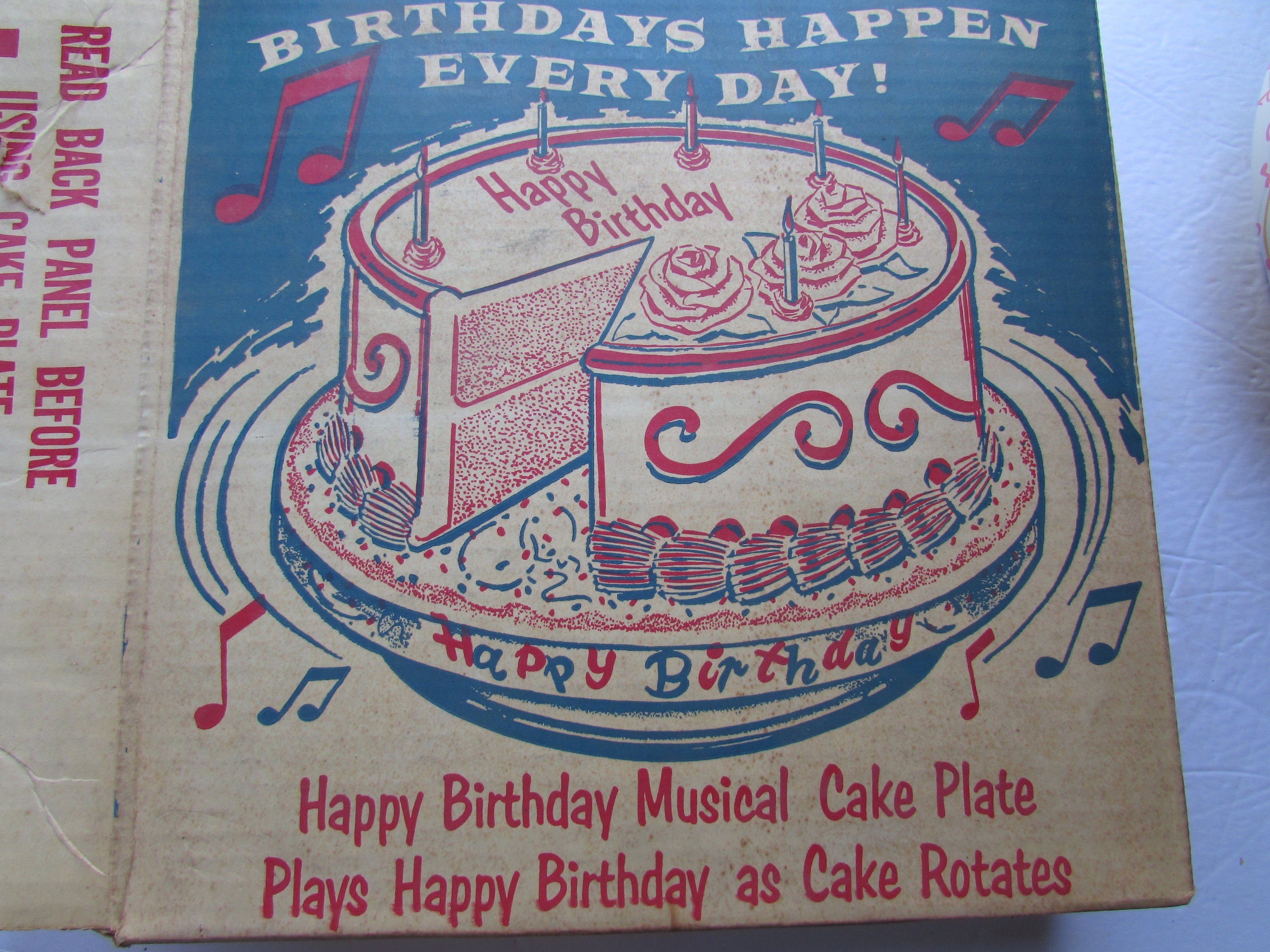 Musical top cake plate